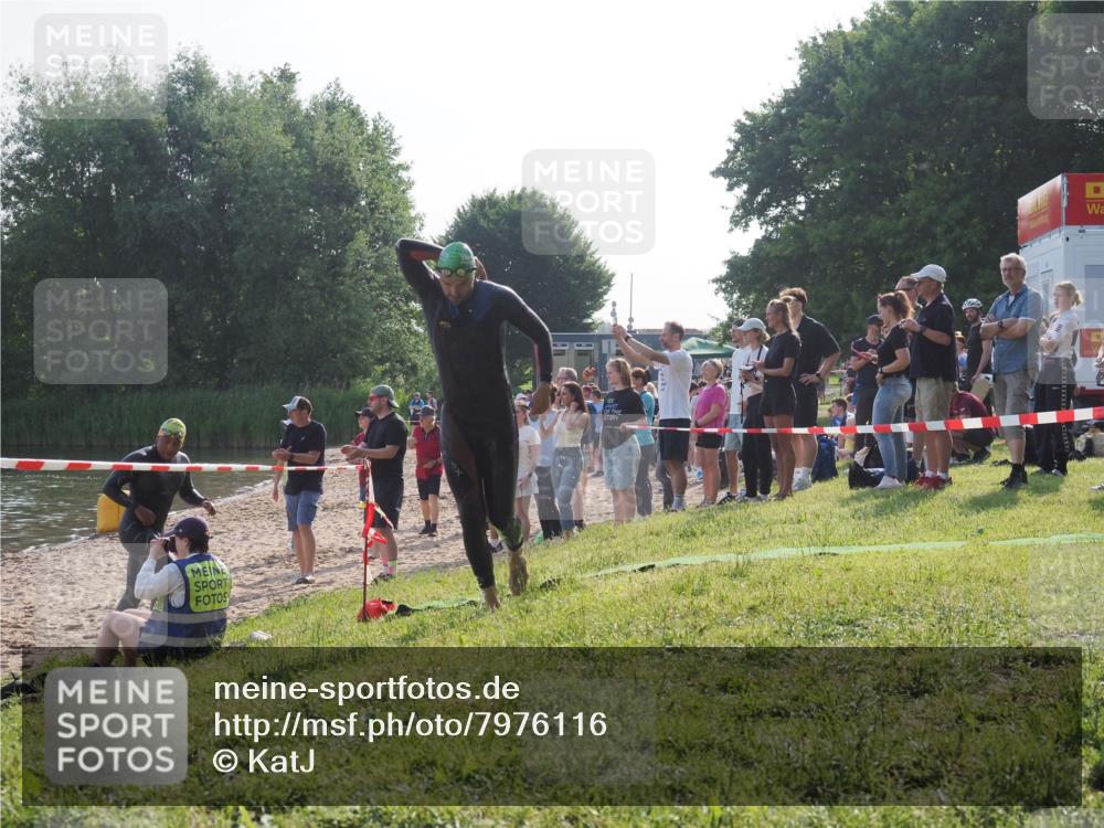 15.06.2025 - 27. Vierlanden-Triathlon KatJ http://msf.ph/oto/7976116 15.06.2025 08:32:52 Schwimmen 8, 25, 38, 41, 60, 87 meine-sportfotos.de