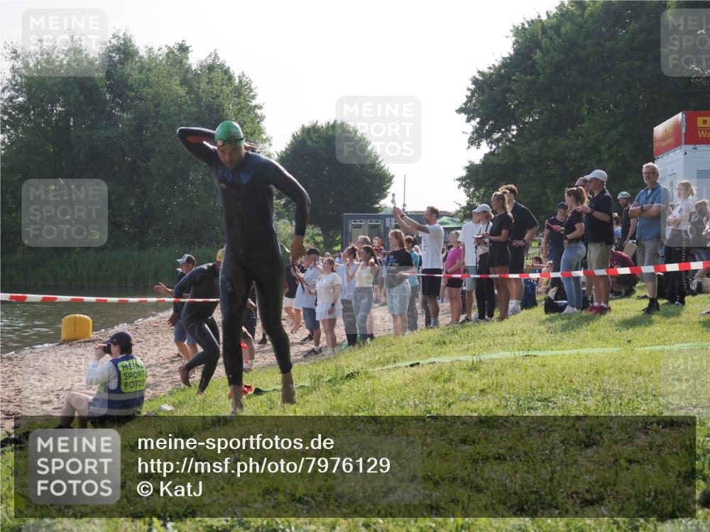 15.06.2025 - 27. Vierlanden-Triathlon KatJ http://msf.ph/oto/7976129 15.06.2025 08:32:52 Schwimmen 8, 25, 38, 41, 60, 87 meine-sportfotos.de