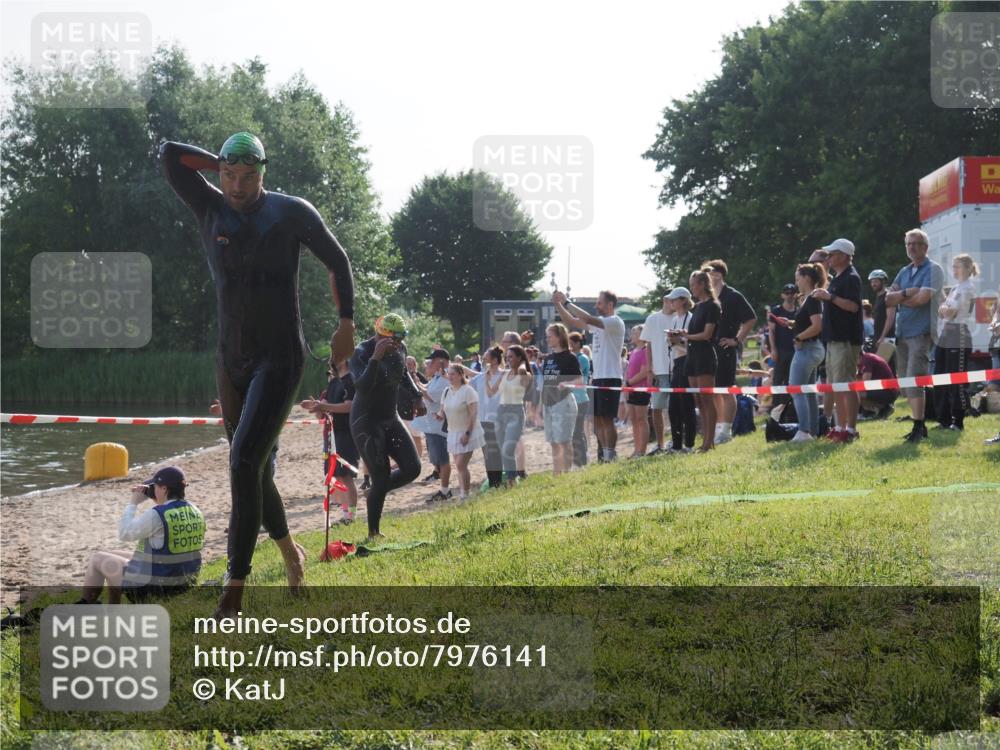 15.06.2025 - 27. Vierlanden-Triathlon KatJ http://msf.ph/oto/7976141 15.06.2025 08:32:52 Schwimmen 8, 25, 38, 41, 60, 87 meine-sportfotos.de