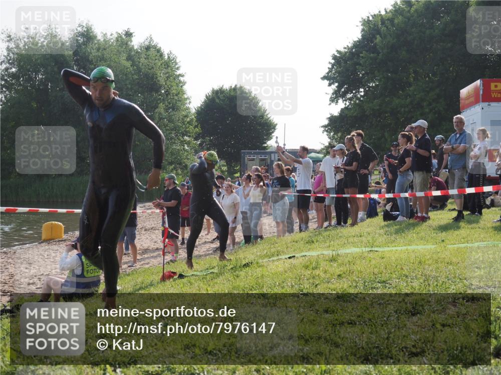 15.06.2025 - 27. Vierlanden-Triathlon KatJ http://msf.ph/oto/7976147 15.06.2025 08:32:53 Schwimmen 8, 25, 38, 41, 60, 87 meine-sportfotos.de