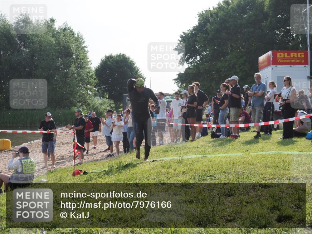 15.06.2025 - 27. Vierlanden-Triathlon KatJ http://msf.ph/oto/7976166 15.06.2025 08:32:54 Schwimmen 8, 25, 38, 41, 60, 87 meine-sportfotos.de