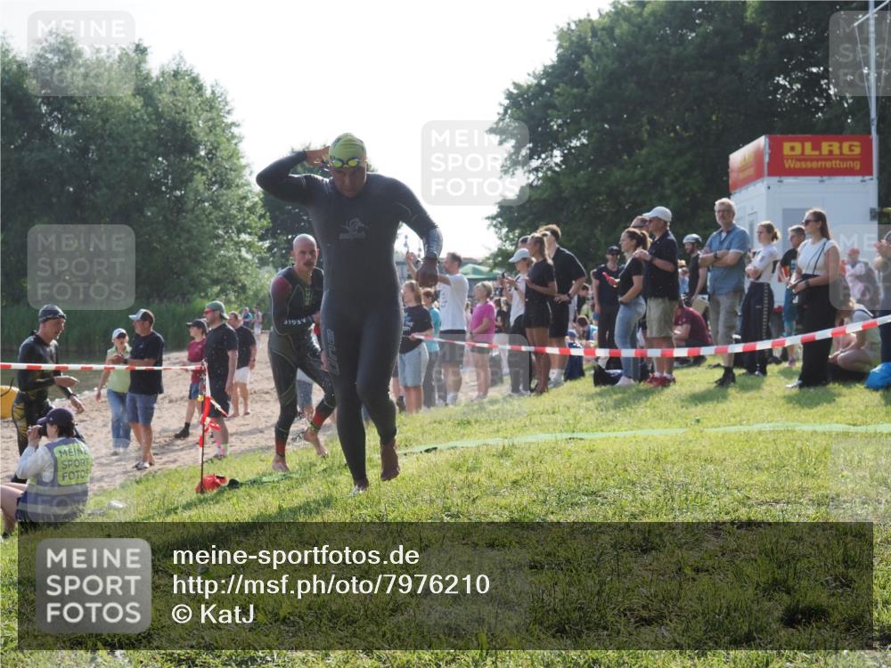 15.06.2025 - 27. Vierlanden-Triathlon KatJ http://msf.ph/oto/7976210 15.06.2025 08:32:55 Schwimmen 8, 25, 38, 41, 60, 87 meine-sportfotos.de