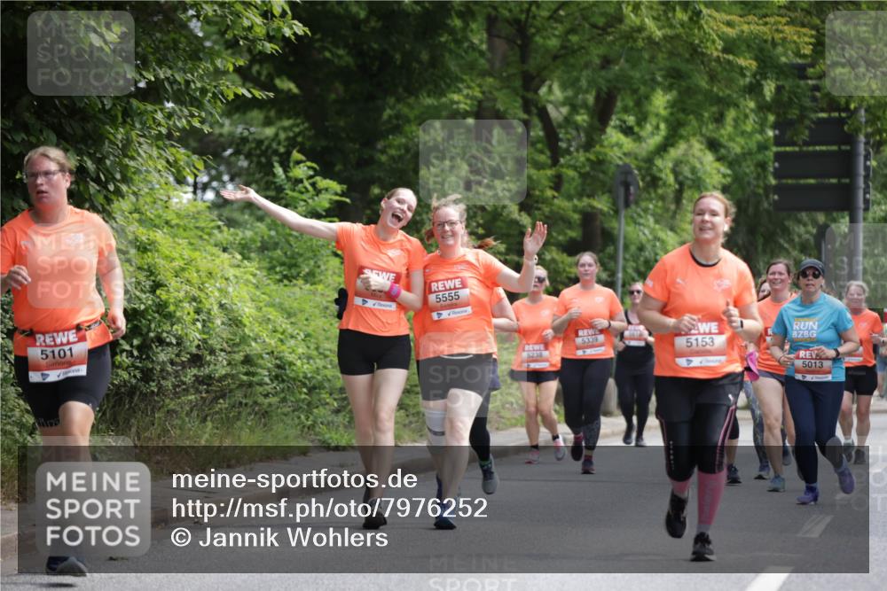 15.06.2025 - REWE Women's Run Jannik Wohlers http://msf.ph/oto/7976252 15.06.2025 10:10:44 Laufen 5101, 5555, 561, 5339, 5153, 5238, 5013 meine-sportfotos.de