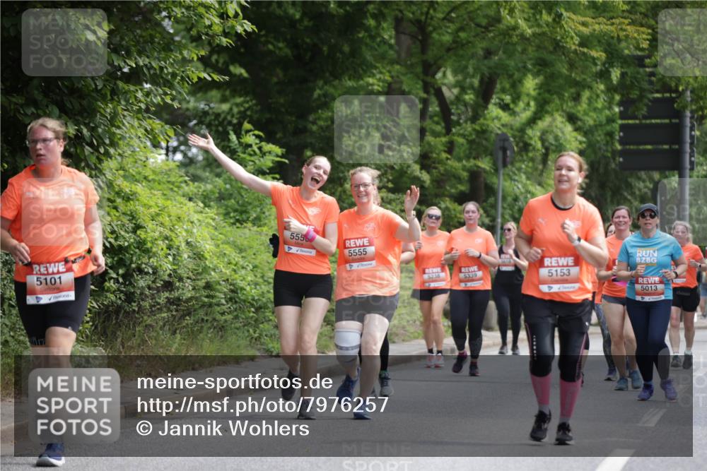 15.06.2025 - REWE Women's Run Jannik Wohlers http://msf.ph/oto/7976257 15.06.2025 10:10:44 Laufen 5101, 555, 5555, 6618, 5238, 5339, 5153, 5013 meine-sportfotos.de