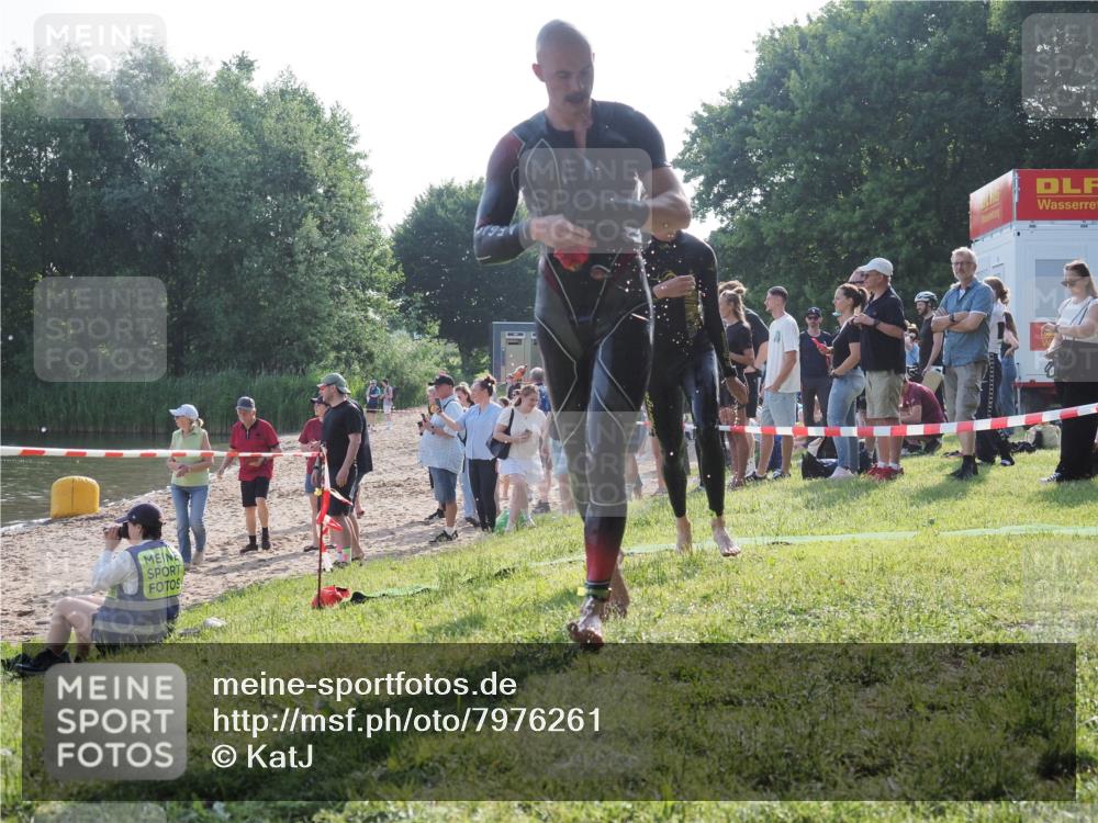 15.06.2025 - 27. Vierlanden-Triathlon KatJ http://msf.ph/oto/7976261 15.06.2025 08:32:58 Schwimmen 8, 41, 60, 87, 234 meine-sportfotos.de