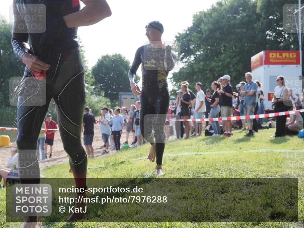 15.06.2025 - 27. Vierlanden-Triathlon KatJ http://msf.ph/oto/7976288 15.06.2025 08:32:58 Schwimmen 8, 41, 60, 87, 234 meine-sportfotos.de