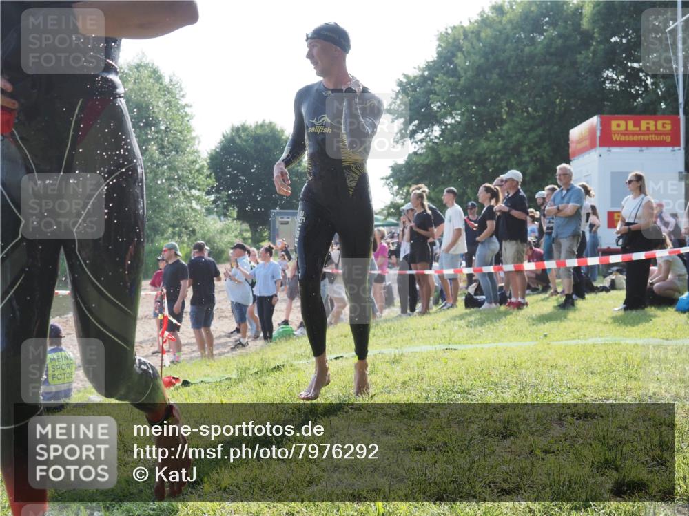15.06.2025 - 27. Vierlanden-Triathlon KatJ http://msf.ph/oto/7976292 15.06.2025 08:32:59 Schwimmen 8, 41, 60, 87, 185, 234 meine-sportfotos.de
