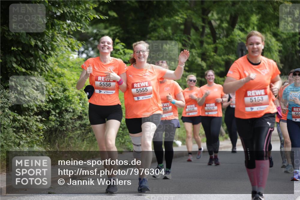 15.06.2025 - REWE Women's Run Jannik Wohlers http://msf.ph/oto/7976304 15.06.2025 10:10:46 Laufen 5556, 5555, 367, 5153, 6238, 5339, 50 meine-sportfotos.de
