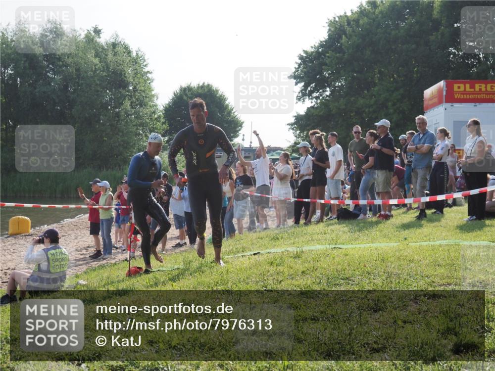 15.06.2025 - 27. Vierlanden-Triathlon KatJ http://msf.ph/oto/7976313 15.06.2025 08:33:05 Schwimmen 8, 15, 36, 60, 185, 234 meine-sportfotos.de