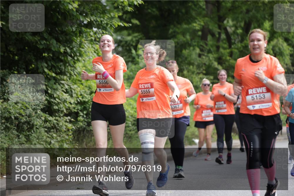 15.06.2025 - REWE Women's Run Jannik Wohlers http://msf.ph/oto/7976319 15.06.2025 10:10:46 Laufen 5556, 5555, 5367, 5153 meine-sportfotos.de