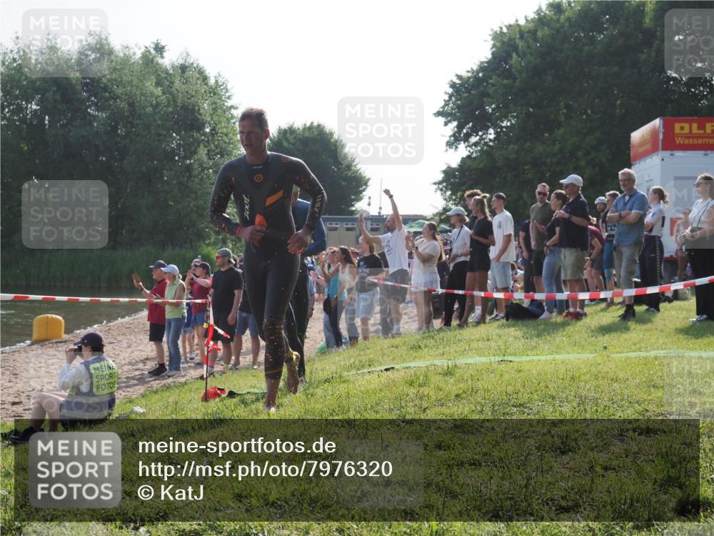 15.06.2025 - 27. Vierlanden-Triathlon KatJ http://msf.ph/oto/7976320 15.06.2025 08:33:06 Schwimmen 8, 15, 36, 185, 234 meine-sportfotos.de