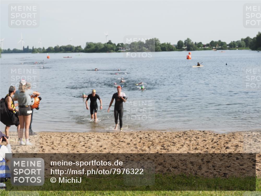 21.06.2025 - 27. Vierlanden-Triathlon MichiJ http://msf.ph/oto/7976322 15.06.2026 08:43:29 Schwimmen 65, 74, 148 meine-sportfotos.de