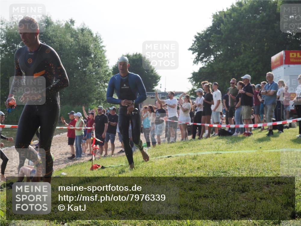 15.06.2025 - 27. Vierlanden-Triathlon KatJ http://msf.ph/oto/7976339 15.06.2025 08:33:07 Schwimmen 8, 15, 36, 185, 234 meine-sportfotos.de