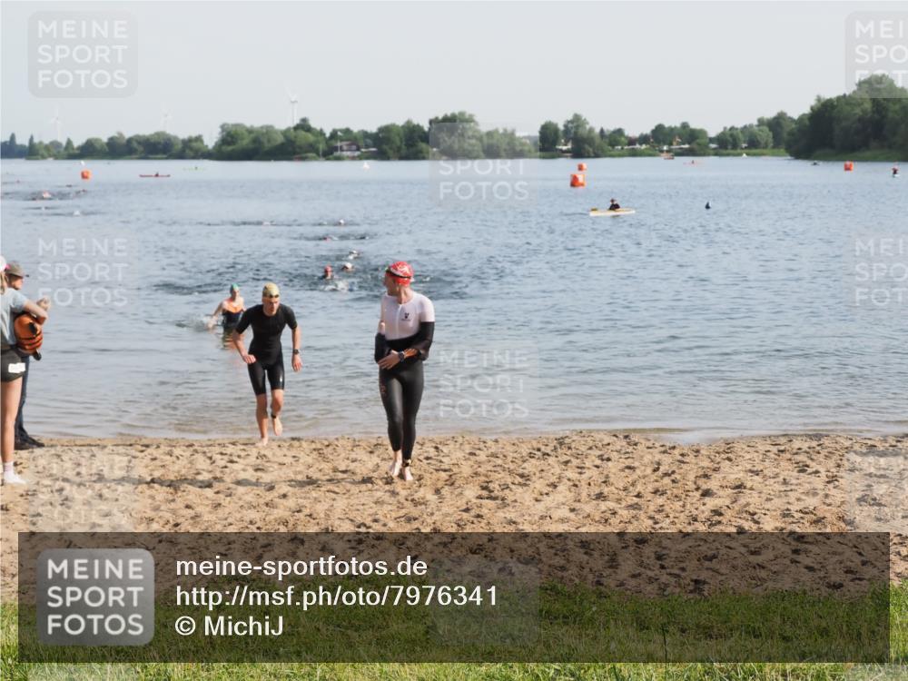 21.06.2025 - 27. Vierlanden-Triathlon MichiJ http://msf.ph/oto/7976341 15.06.2026 08:43:31 Schwimmen 65, 74, 148 meine-sportfotos.de