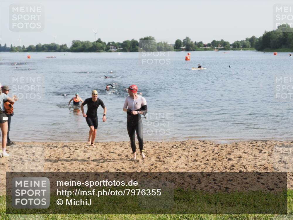 21.06.2025 - 27. Vierlanden-Triathlon MichiJ http://msf.ph/oto/7976355 15.06.2026 08:43:32 Schwimmen 32, 65, 74, 148 meine-sportfotos.de