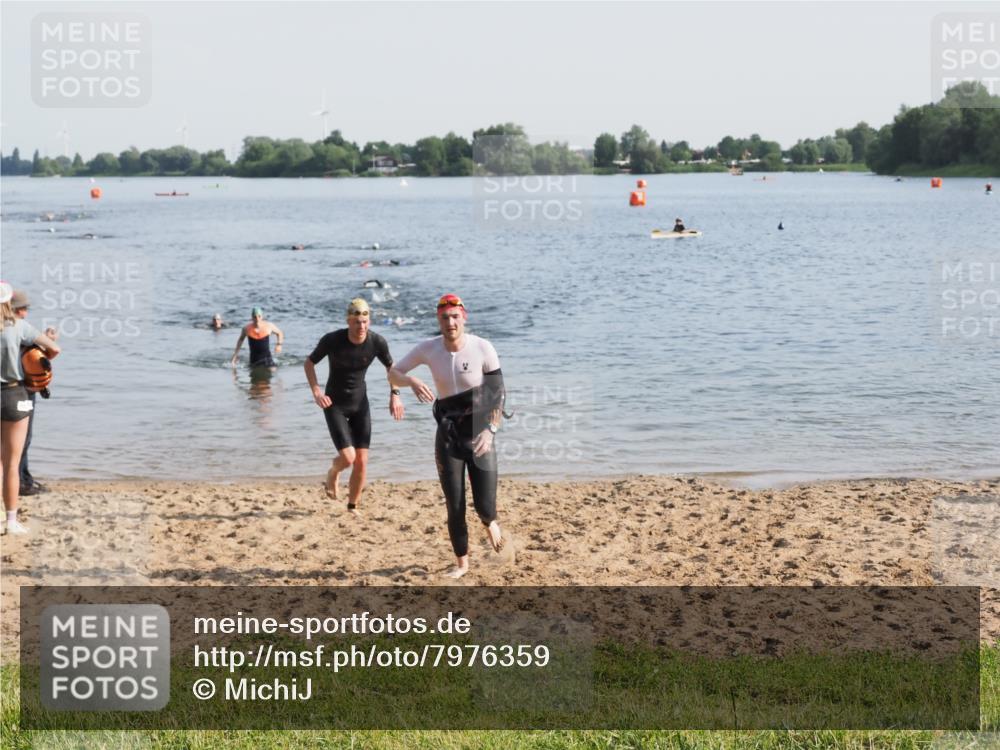 21.06.2025 - 27. Vierlanden-Triathlon MichiJ http://msf.ph/oto/7976359 15.06.2026 08:43:32 Schwimmen 32, 65, 74, 148 meine-sportfotos.de