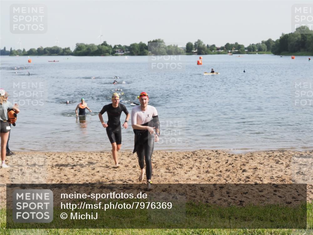 21.06.2025 - 27. Vierlanden-Triathlon MichiJ http://msf.ph/oto/7976369 15.06.2026 08:43:33 Schwimmen 32, 65, 74, 148 meine-sportfotos.de