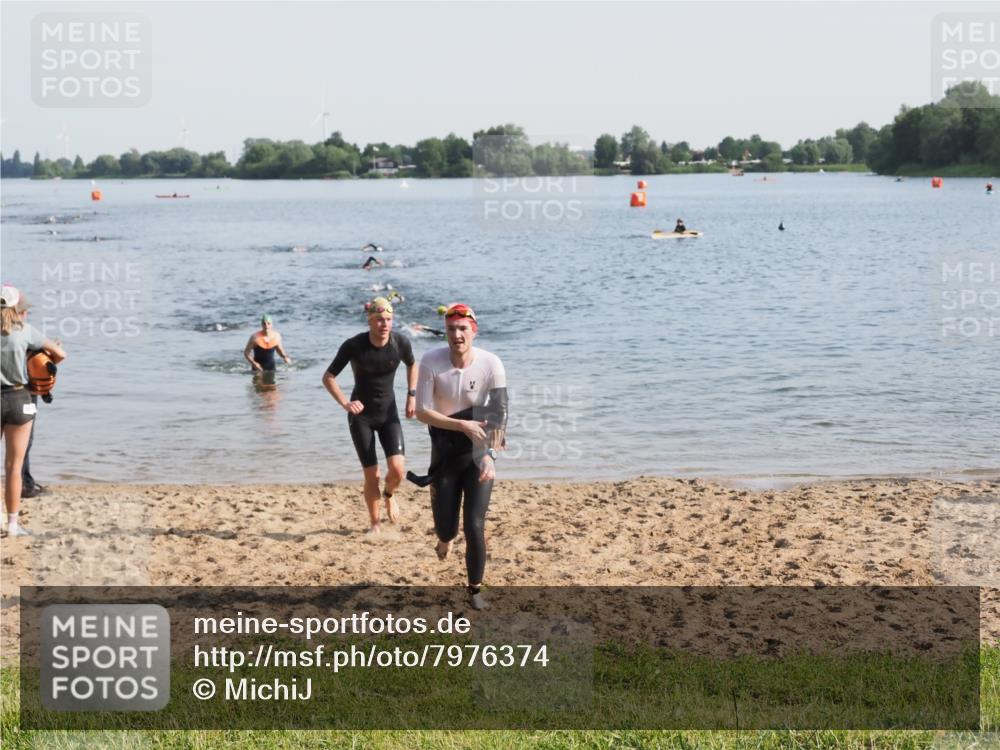21.06.2025 - 27. Vierlanden-Triathlon MichiJ http://msf.ph/oto/7976374 15.06.2026 08:43:33 Schwimmen 32, 65, 74, 148 meine-sportfotos.de