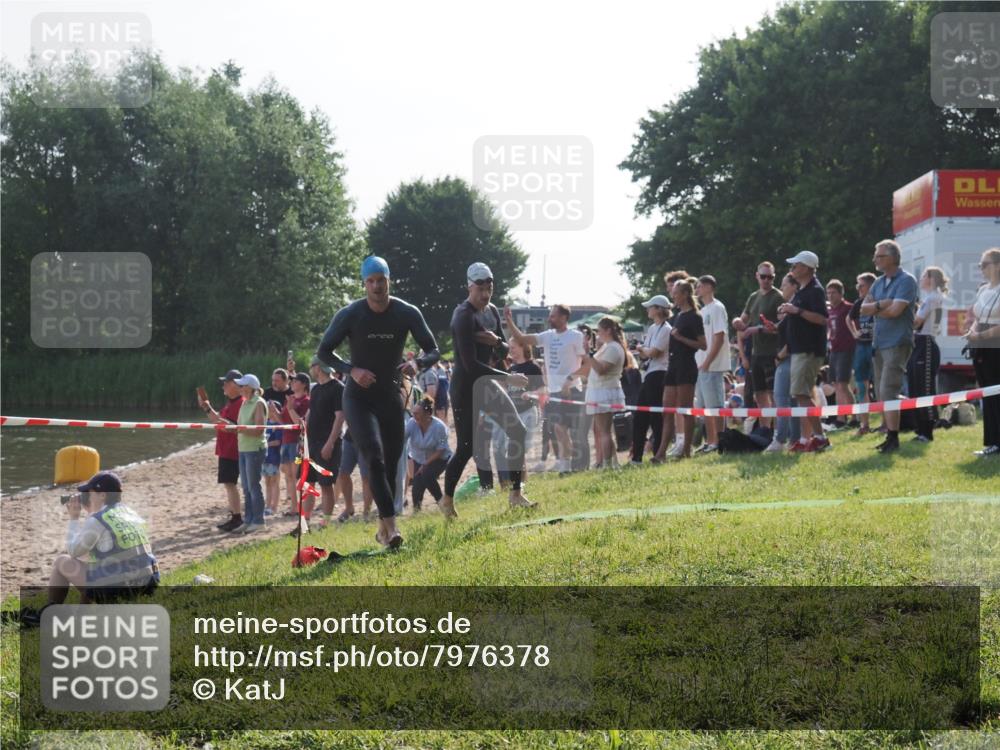 15.06.2025 - 27. Vierlanden-Triathlon KatJ http://msf.ph/oto/7976378 15.06.2025 08:33:08 Schwimmen 15, 36, 185, 234 meine-sportfotos.de