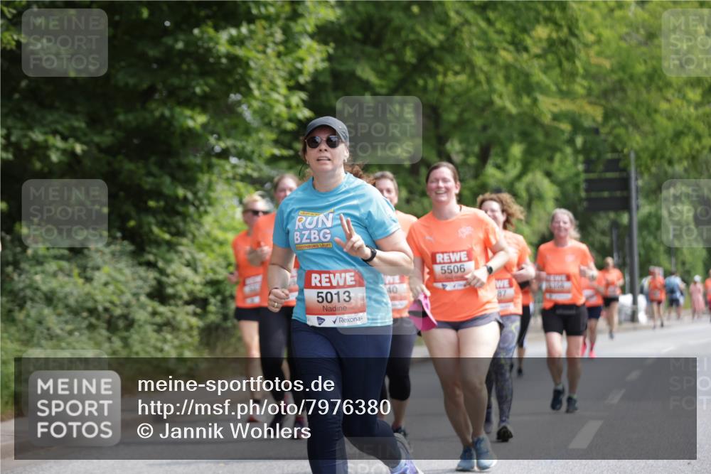 15.06.2025 - REWE Women's Run Jannik Wohlers http://msf.ph/oto/7976380 15.06.2025 10:10:51 Laufen 5013, 40, 5506 meine-sportfotos.de