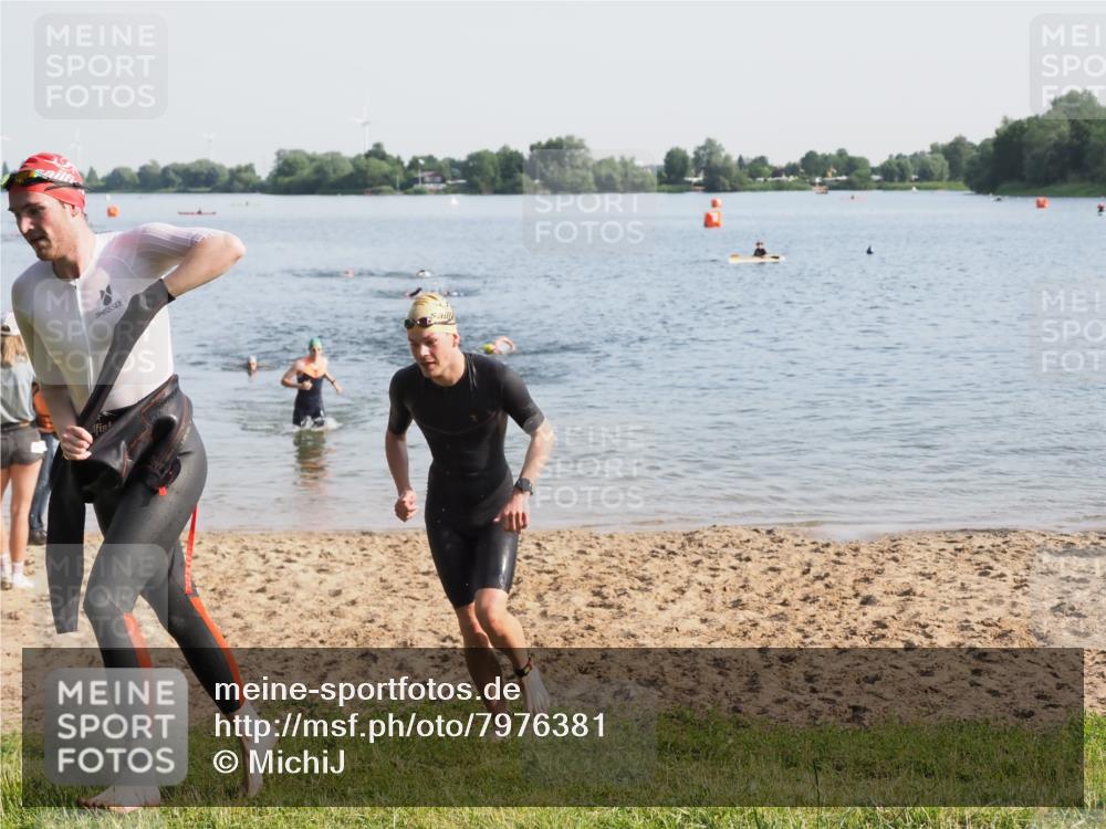 21.06.2025 - 27. Vierlanden-Triathlon MichiJ http://msf.ph/oto/7976381 15.06.2026 08:43:35 Schwimmen 32, 65, 74 meine-sportfotos.de