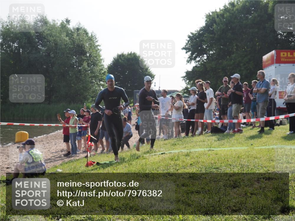 15.06.2025 - 27. Vierlanden-Triathlon KatJ http://msf.ph/oto/7976382 15.06.2025 08:33:08 Schwimmen 15, 36, 185, 234 meine-sportfotos.de