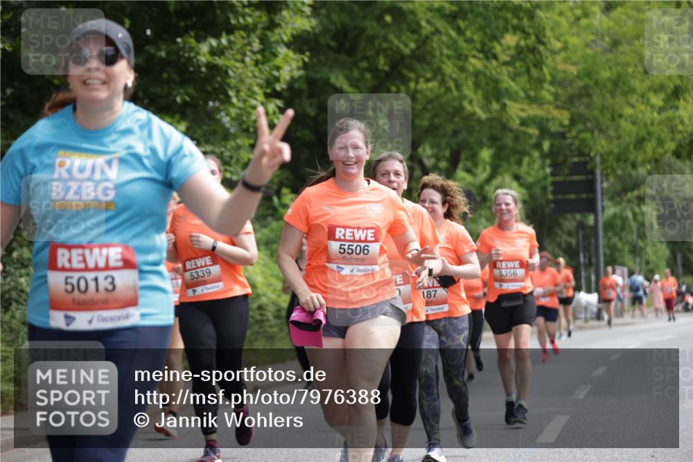 15.06.2025 - REWE Women's Run Jannik Wohlers http://msf.ph/oto/7976388 15.06.2025 10:10:52 Laufen 5013, 5339, 5506, 187, 5356 meine-sportfotos.de