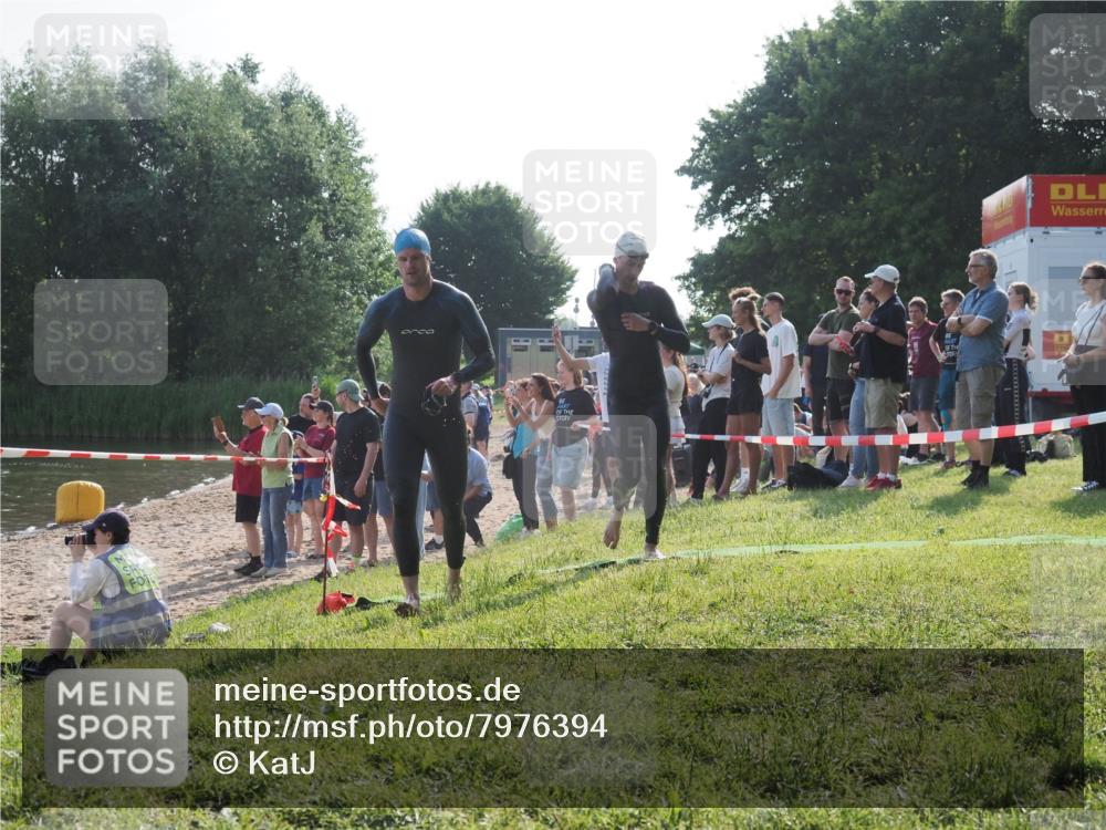 15.06.2025 - 27. Vierlanden-Triathlon KatJ http://msf.ph/oto/7976394 15.06.2025 08:33:09 Schwimmen 15, 36, 185, 234 meine-sportfotos.de