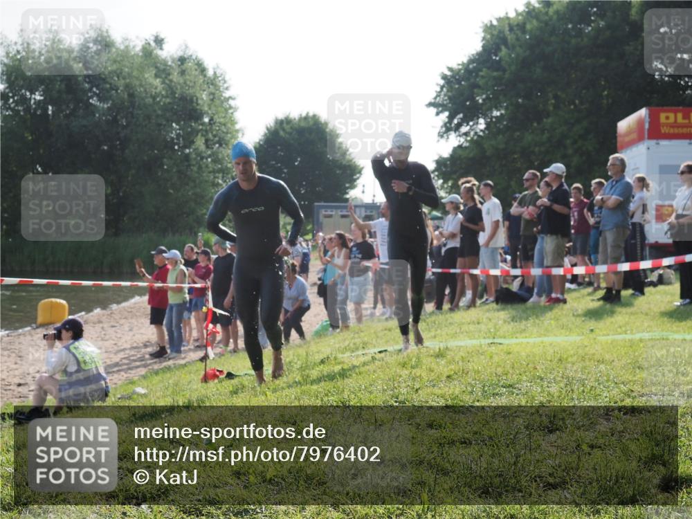 15.06.2025 - 27. Vierlanden-Triathlon KatJ http://msf.ph/oto/7976402 15.06.2025 08:33:09 Schwimmen 15, 36, 185, 234 meine-sportfotos.de