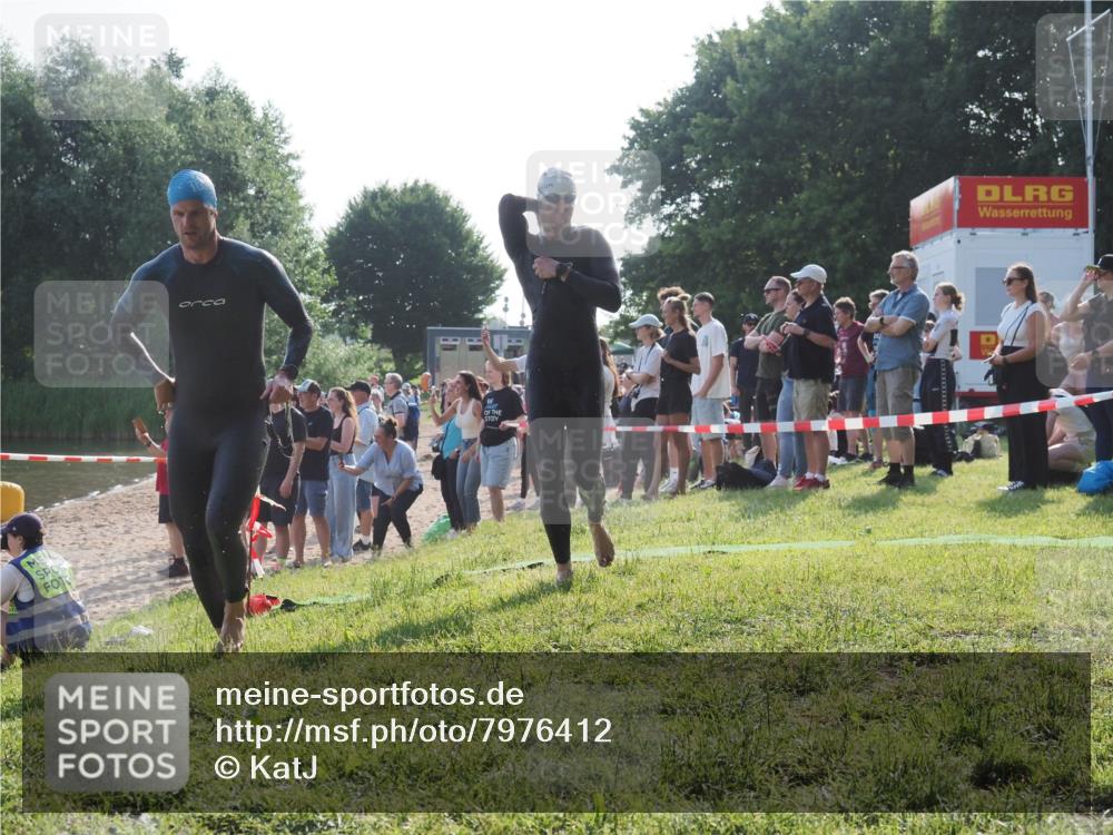 15.06.2025 - 27. Vierlanden-Triathlon KatJ http://msf.ph/oto/7976412 15.06.2025 08:33:10 Schwimmen 15, 36, 185, 234 meine-sportfotos.de