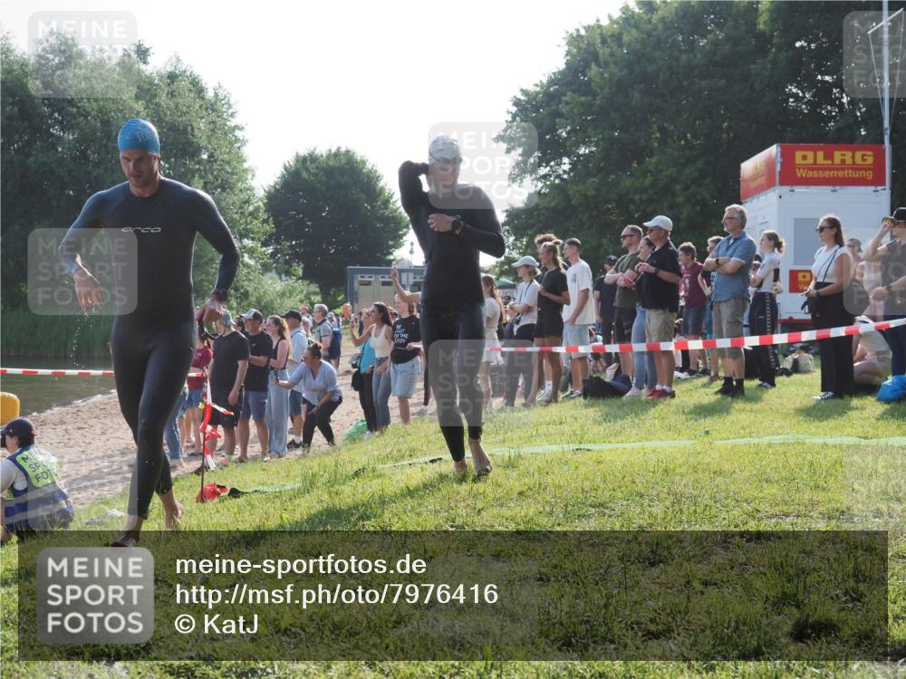 15.06.2025 - 27. Vierlanden-Triathlon KatJ http://msf.ph/oto/7976416 15.06.2025 08:33:10 Schwimmen 15, 36, 185, 234 meine-sportfotos.de