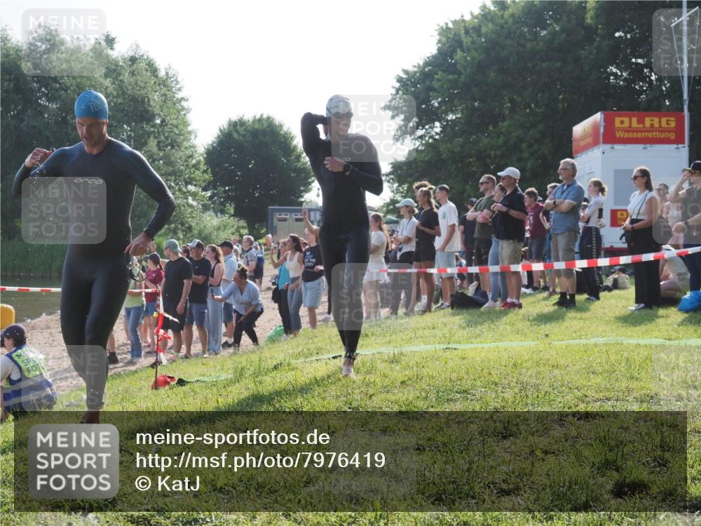 15.06.2025 - 27. Vierlanden-Triathlon KatJ http://msf.ph/oto/7976419 15.06.2025 08:33:10 Schwimmen 15, 36, 185, 234 meine-sportfotos.de