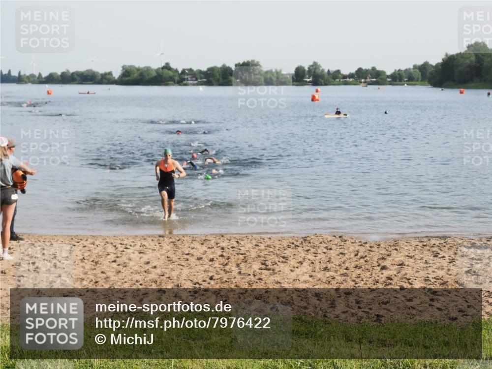 21.06.2025 - 27. Vierlanden-Triathlon MichiJ http://msf.ph/oto/7976422 15.06.2026 08:43:38 Schwimmen 32, 65, 74 meine-sportfotos.de