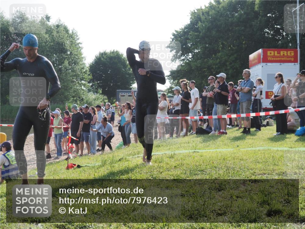 15.06.2025 - 27. Vierlanden-Triathlon KatJ http://msf.ph/oto/7976423 15.06.2025 08:33:11 Schwimmen 15, 36, 185, 234 meine-sportfotos.de