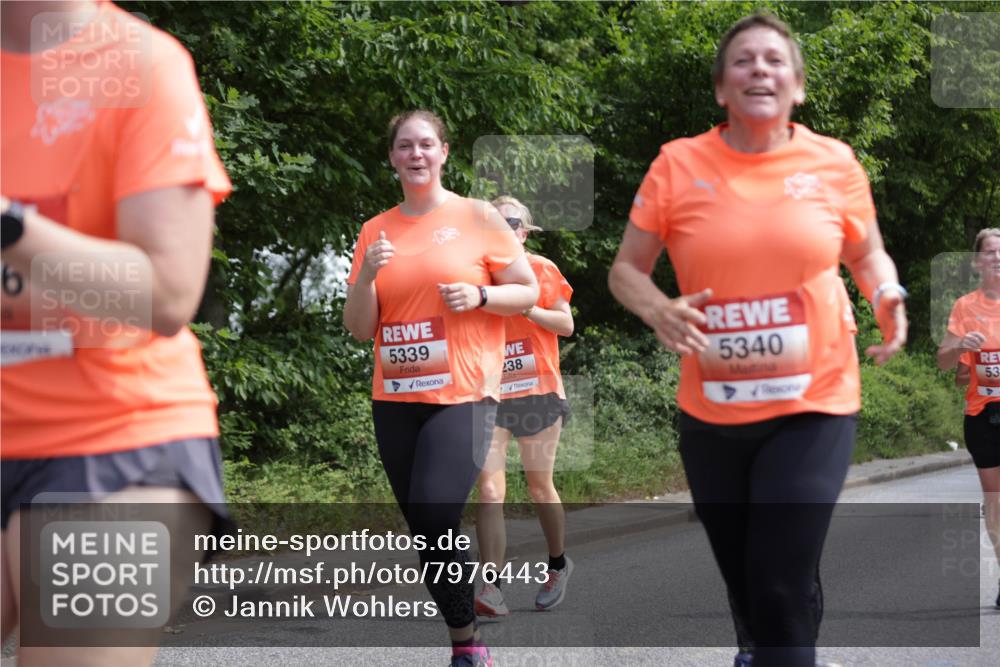 15.06.2025 - REWE Women's Run Jannik Wohlers http://msf.ph/oto/7976443 15.06.2025 10:10:54 Laufen 5339, 238, 5340, 53 meine-sportfotos.de