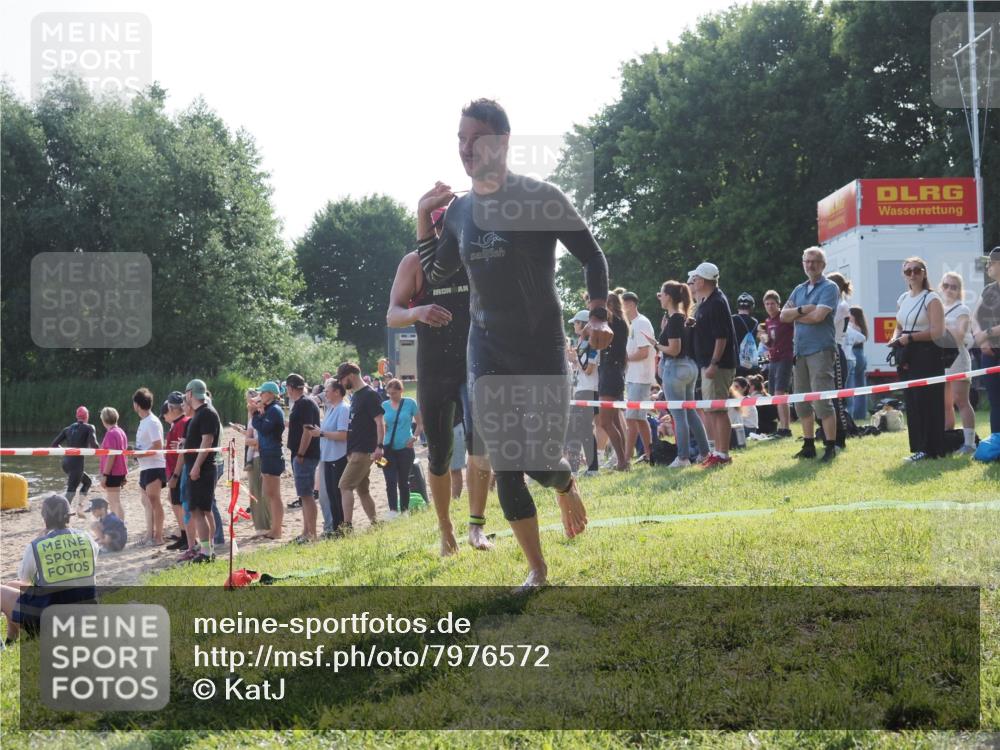 15.06.2025 - 27. Vierlanden-Triathlon KatJ http://msf.ph/oto/7976572 15.06.2025 08:34:05 Schwimmen 49, 78 meine-sportfotos.de