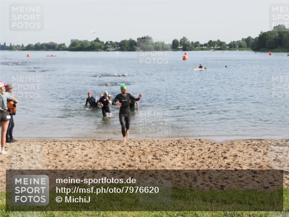 21.06.2025 - 27. Vierlanden-Triathlon MichiJ http://msf.ph/oto/7976620 15.06.2026 08:43:48 Schwimmen 32, 84, 113 meine-sportfotos.de