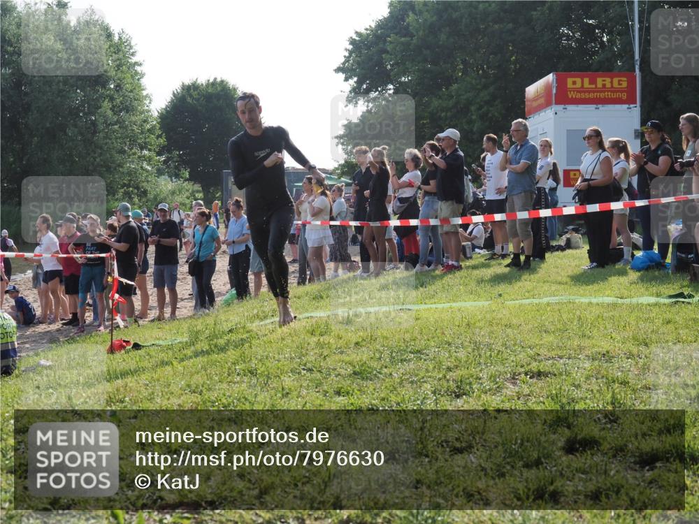 15.06.2025 - 27. Vierlanden-Triathlon KatJ http://msf.ph/oto/7976630 15.06.2025 08:34:26 Schwimmen 20 meine-sportfotos.de