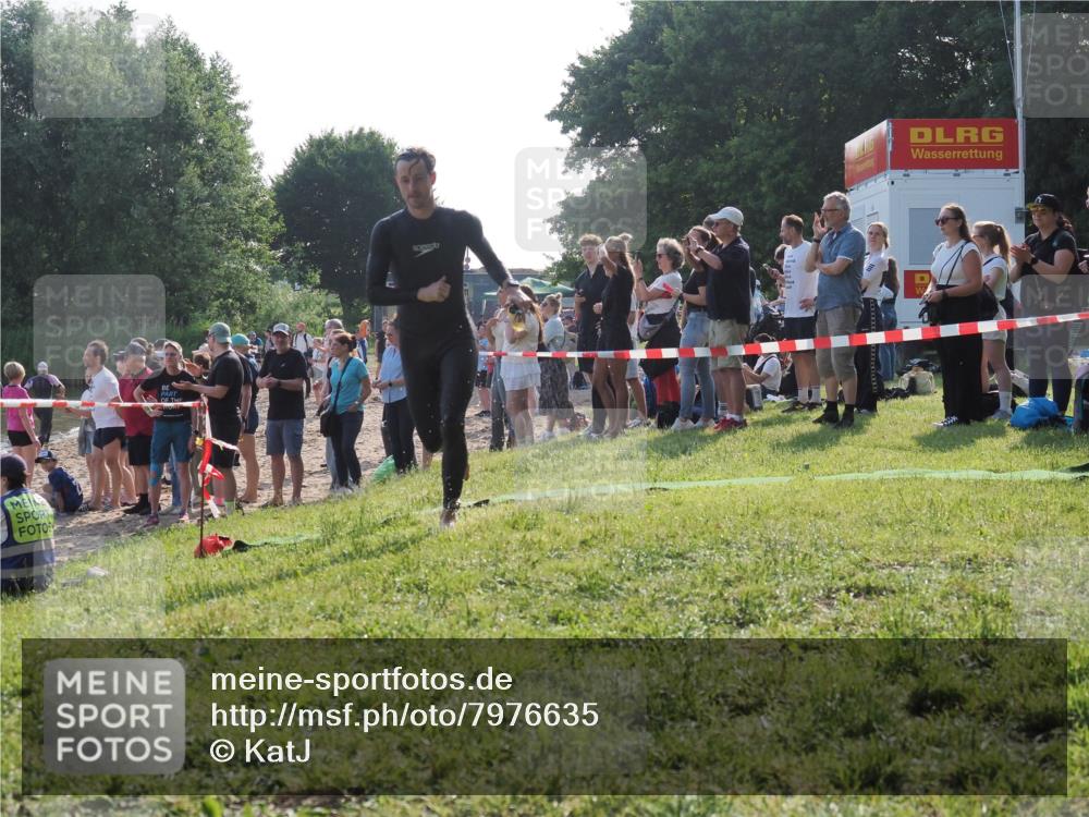 15.06.2025 - 27. Vierlanden-Triathlon KatJ http://msf.ph/oto/7976635 15.06.2025 08:34:27 Schwimmen 20 meine-sportfotos.de
