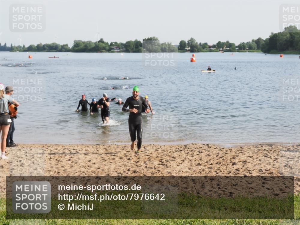 21.06.2025 - 27. Vierlanden-Triathlon MichiJ http://msf.ph/oto/7976642 15.06.2026 08:43:49 Schwimmen 84, 113 meine-sportfotos.de