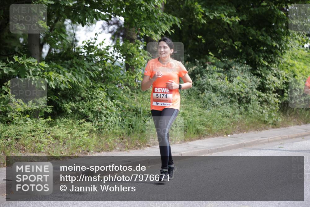 15.06.2025 - REWE Women's Run Jannik Wohlers http://msf.ph/oto/7976671 15.06.2025 10:11:39 Laufen 5174 meine-sportfotos.de