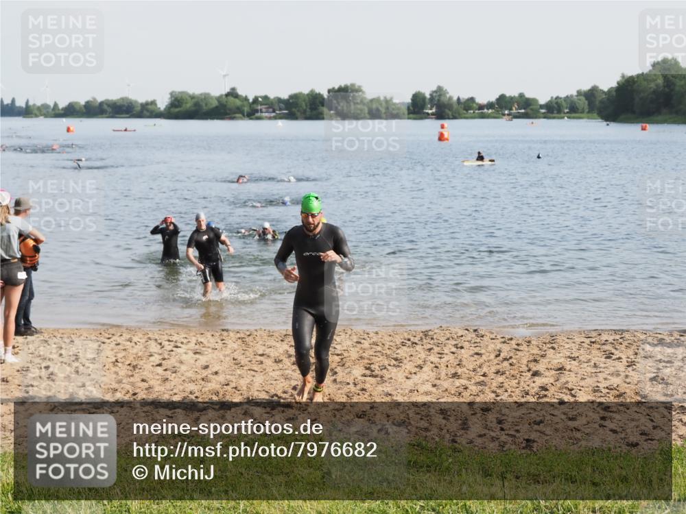 21.06.2025 - 27. Vierlanden-Triathlon MichiJ http://msf.ph/oto/7976682 15.06.2026 08:43:50 Schwimmen 23, 84, 113 meine-sportfotos.de
