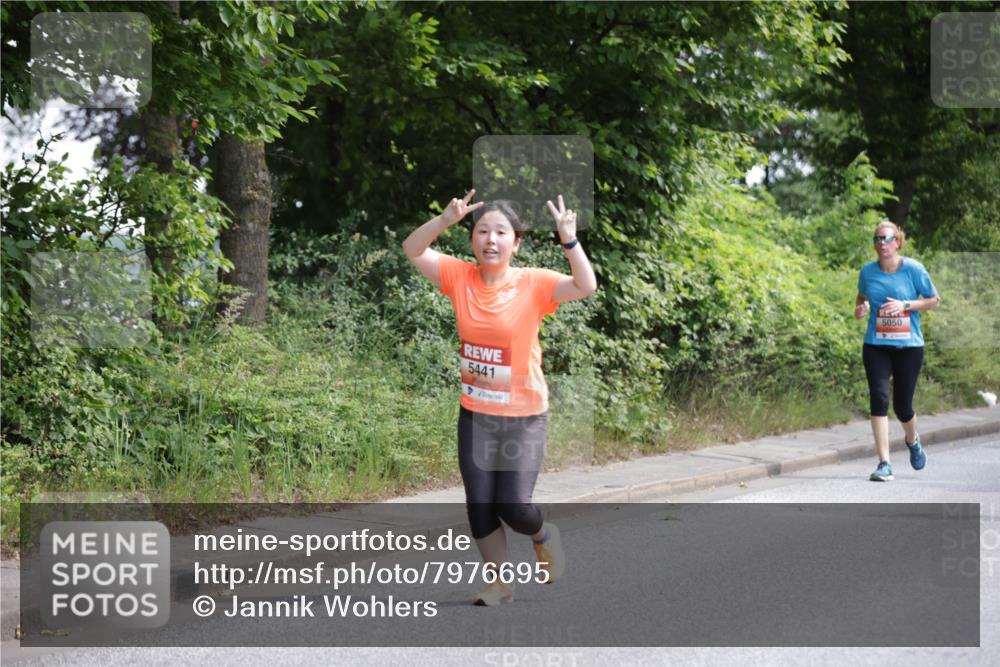 15.06.2025 - REWE Women's Run Jannik Wohlers http://msf.ph/oto/7976695 15.06.2025 10:11:41 Laufen 5441, 5050 meine-sportfotos.de