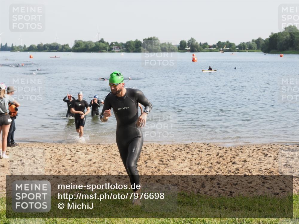 21.06.2025 - 27. Vierlanden-Triathlon MichiJ http://msf.ph/oto/7976698 15.06.2026 08:43:51 Schwimmen 23, 84, 113 meine-sportfotos.de