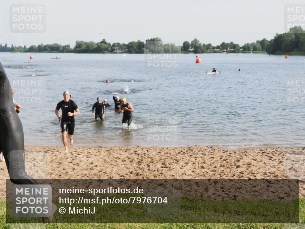 21.06.2025 - 27. Vierlanden-Triathlon MichiJ http://msf.ph/oto/7976704 15.06.2026 08:43:52 Schwimmen 23, 84, 113 meine-sportfotos.de