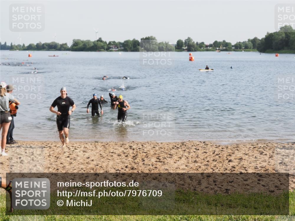 21.06.2025 - 27. Vierlanden-Triathlon MichiJ http://msf.ph/oto/7976709 15.06.2026 08:43:53 Schwimmen 23, 84, 113, 183 meine-sportfotos.de