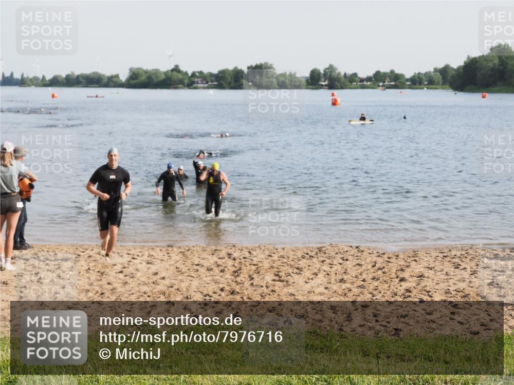 21.06.2025 - 27. Vierlanden-Triathlon MichiJ http://msf.ph/oto/7976716 15.06.2026 08:43:53 Schwimmen 23, 84, 113, 183 meine-sportfotos.de