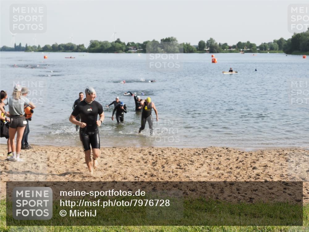 21.06.2025 - 27. Vierlanden-Triathlon MichiJ http://msf.ph/oto/7976728 15.06.2026 08:43:54 Schwimmen 23, 84, 113, 183 meine-sportfotos.de