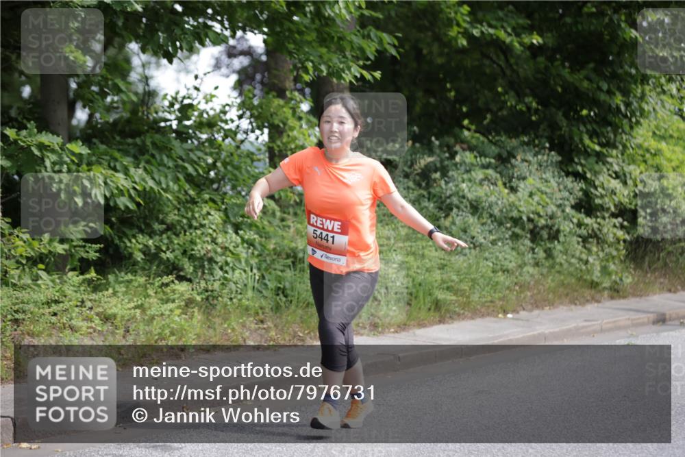 15.06.2025 - REWE Women's Run Jannik Wohlers http://msf.ph/oto/7976731 15.06.2025 10:11:42 Laufen 5441 meine-sportfotos.de