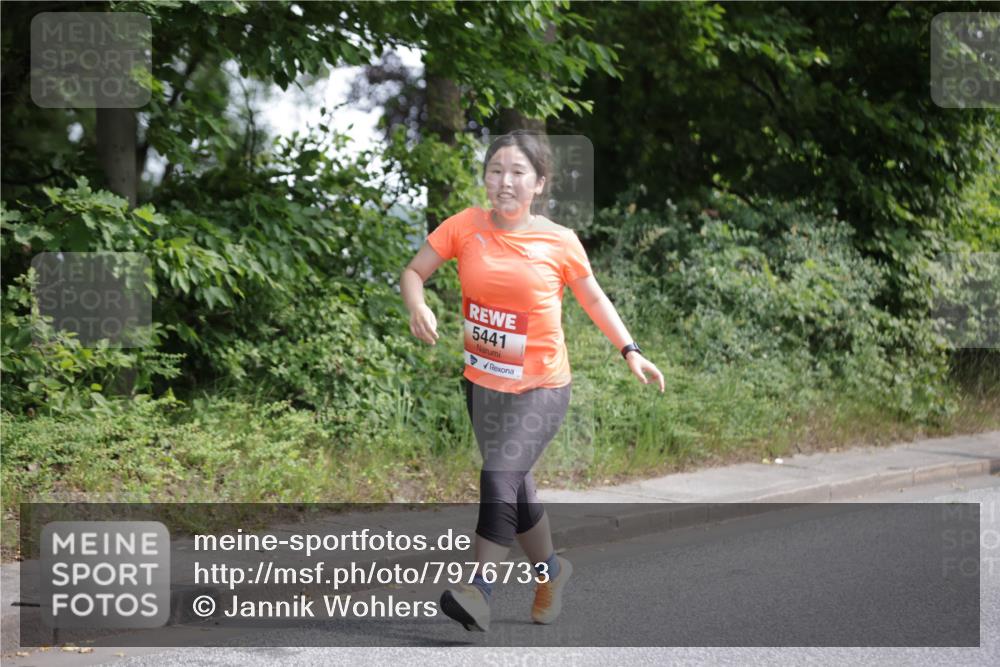 15.06.2025 - REWE Women's Run Jannik Wohlers http://msf.ph/oto/7976733 15.06.2025 10:11:42 Laufen 5441 meine-sportfotos.de